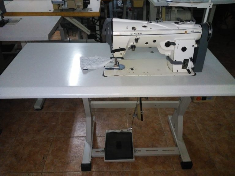 Máquina Zig Zag SINGER 457