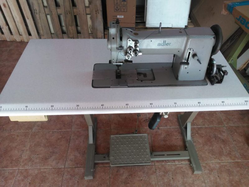 Máquina Adler 2 agujas desembragables