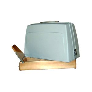 Maleta para máquina de base plana con zócalo de madera